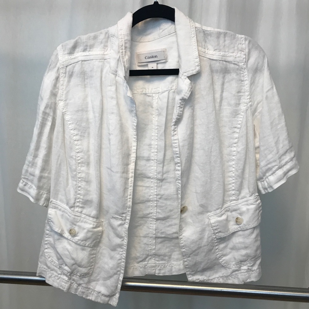 Caslon White One button lightweight collared shirt